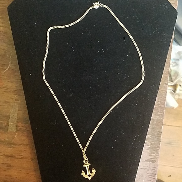 Avon Jewelry - Vintage Avon Gold Tone Anchor Necklace.